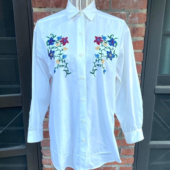 maggie and max Tops - Vintage 90s Embroidered Button Down
